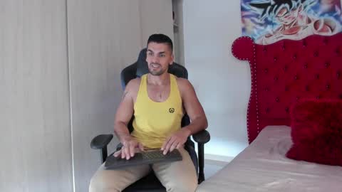 Snapshot of axelwinters__ chatting on September 15, 2025, 9:04 pm Axel online show from September 15, 2025, 9:04 pm