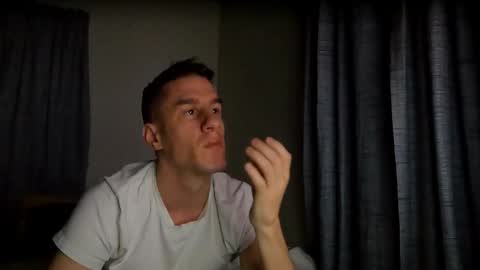 Axl online show from December 5, 2024, 2:09 am