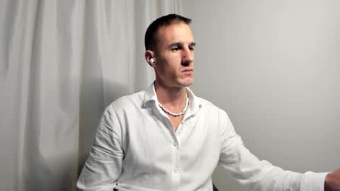 Axl online show from September 16, 2025, 11:50 pm