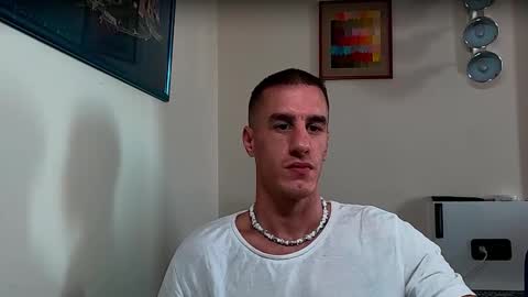 Axl online show from October 9, 2025, 8:12 am