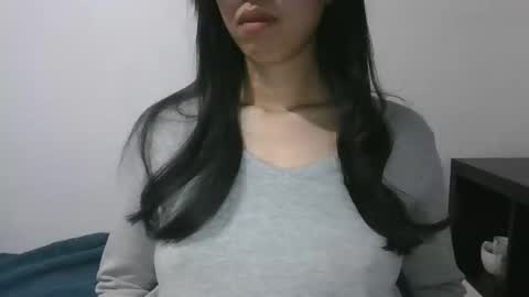 axue online show from February 28, 2025, 10:17 pm