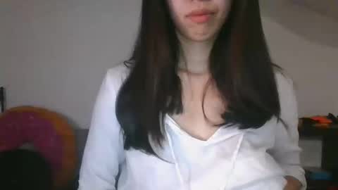 axue online show from September 29, 2025, 8:24 pm