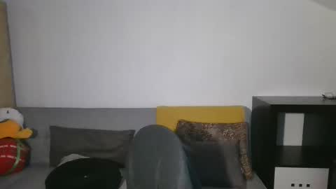 axue online show from April 25, 2026, 8:06 pm