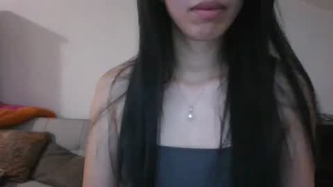 axue online show from June 15, 2026, 8:33 pm