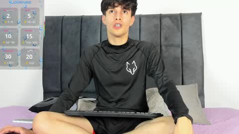 Snapshot of axxxel_twink chatting on April 2, 2026, 1:47 am Axxxel online show from April 2, 2026, 1:47 am