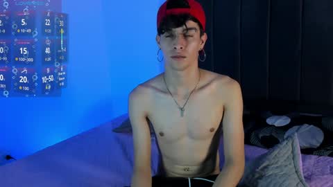 Snapshot of axxxel_twink chatting on April 10, 2026, 1:55 am Axxxel online show from April 10, 2026, 1:55 am