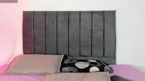 Snapshot of axxxel_twink chatting on April 14, 2026, 3:01 am Axxxel online show from April 14, 2026, 3:01 am