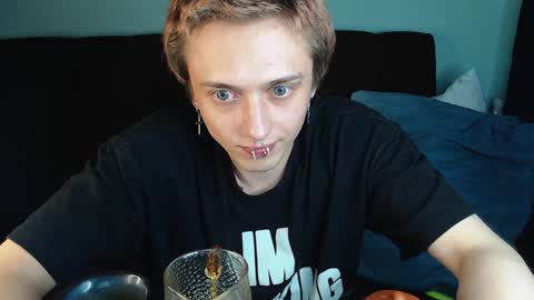 Ian skinny Slawa online show from December 10, 2024, 2:50 pm