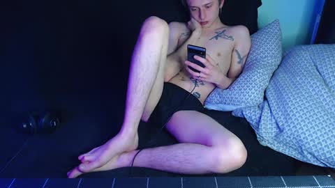 Ian skinny Slawa online show from December 17, 2024, 8:54 pm
