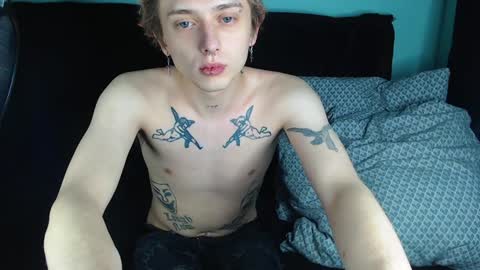 Ian skinny Slawa online show from December 31, 2024, 9:28 pm