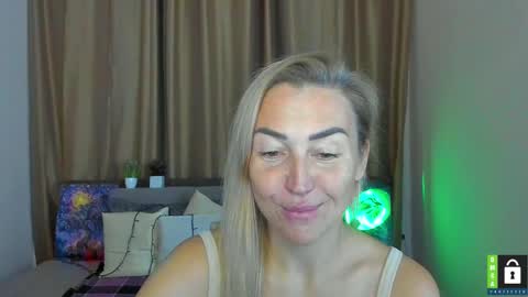 Jully online show from November 8, 2025, 6:29 pm