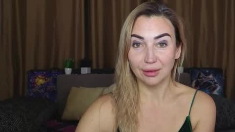 Snapshot of ay_kiss_jully chatting on January 17, 2026, 6:33 pm Jully online show from January 17, 2026, 6:33 pm