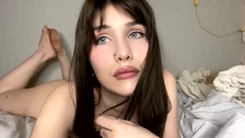 Snapshot of ayaderen chatting on January 16, 2025, 10:02 pm im Aya welcome to my room online show from January 16, 2025, 10:02 pm
