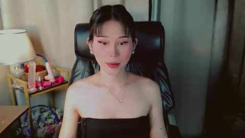 AYAHOSHILOVESYOU online show from May 20, 2026, 6:47 pm
