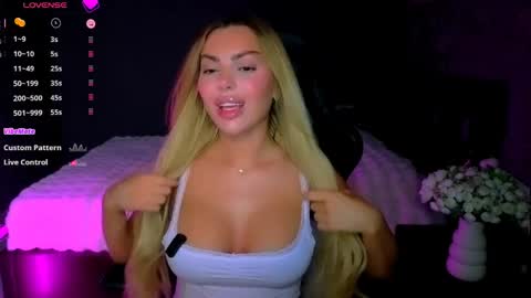  Ayla Demir  online show from May 20, 2026, 8:04 pm