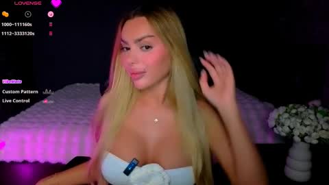  Ayla Demir  online show from May 22, 2026, 8:03 pm