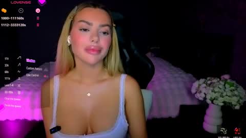  Ayla Demir  online show from May 25, 2026, 8:04 pm