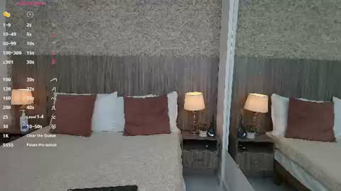 Ayleen Collins online show from August 7, 2026, 7:27 pm