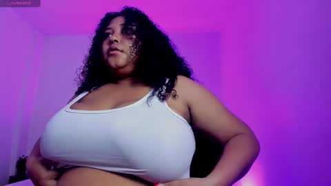 Snapshot of ayliinn_ chatting on October 14, 2025, 4:02 am Ayliinn online show from October 14, 2025, 4:02 am