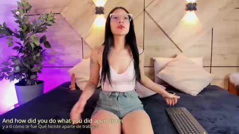 ayllin  online show from October 6, 2025, 7:33 pm