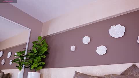 Aylin Millerxs online show from October 4, 2025, 3:54 pm