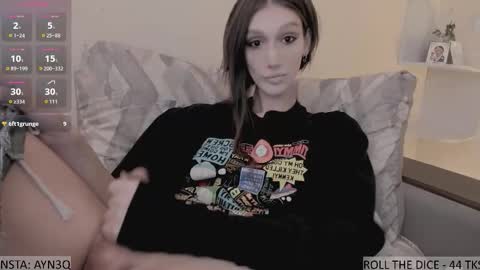 Snapshot of ayn3q chatting on October 13, 2025, 10:10 pm AYNEK fansly online show from October 13, 2025, 10:10 pm