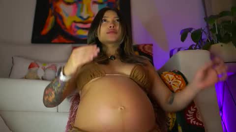 Snapshot of ayralee chatting on November 17, 2025, 1:22 am Ayra L online show from November 17, 2025, 1:22 am