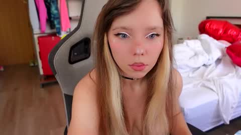 Snapshot of ayralust chatting on February 17, 2026, 7:09 pm Ayra Lust online show from February 17, 2026, 7:09 pm