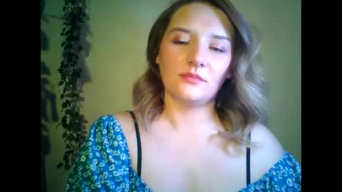 Snapshot of ayrix chatting on October 7, 2025, 11:02 pm ayrix online show from October 7, 2025, 11:02 pm