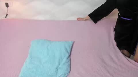 Snapshot of ayrix_angels chatting on November 4, 2025, 7:13 pm ayrix angels online show from November 4, 2025, 7:13 pm