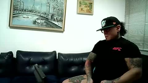 Ayrton naffah2 online show from September 22, 2025, 4:14 am