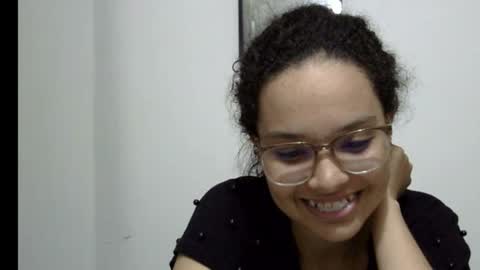 Snapshot of ayshel_cooperr chatting on November 15, 2025, 8:33 am ayshel_cooperr online show from November 15, 2025, 8:33 am