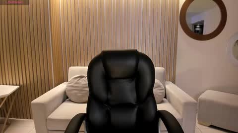 Ayshel online show from October 25, 2025, 3:36 am