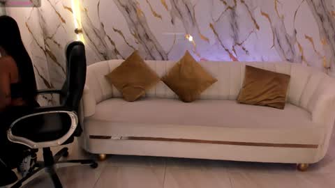 Ayshel online show from November 7, 2025, 4:12 am