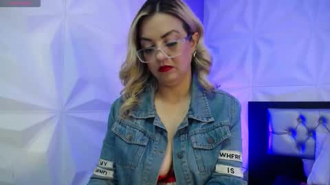 Snapshot of azaahara_ chatting on February 28, 2026, 1:56 pm Azahara online show from February 28, 2026, 1:56 pm