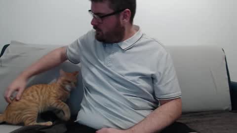 Azer online show from October 29, 2025, 7:37 pm