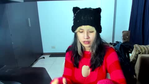 Snapshot of azu_moure chatting on February 21, 2025, 6:40 am Azu Moure online show from February 21, 2025, 6:40 am