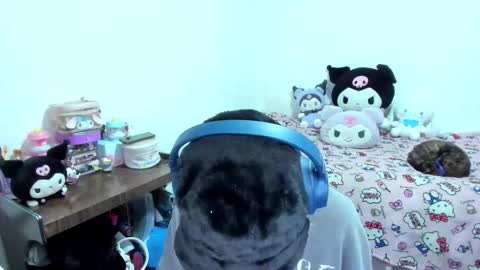 Snapshot of azu_moure chatting on September 15, 2025, 6:57 am Azu Moure online show from September 15, 2025, 6:57 am