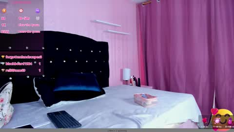 azul_moon online show from September 28, 2025, 3:34 am