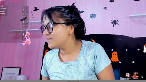 azul_moonn online show from November 4, 2025, 3:27 am