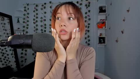 Snapshot of azumi_saan chatting on September 14, 2025, 1:38 am azumi saan online show from September 14, 2025, 1:38 am