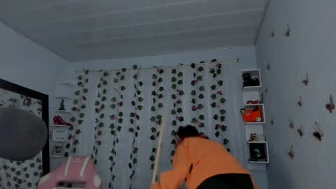 azumi saan online show from October 16, 2025, 2:56 am