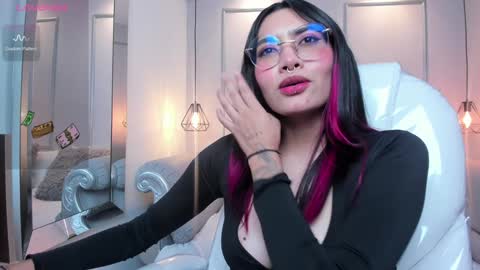 Snapshot of azurakindong chatting on January 15, 2025, 1:45 am Azura online show from January 15, 2025, 1:45 am