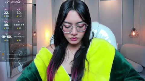 Azura online show from November 14, 2025, 8:07 pm