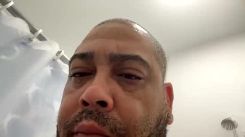 b1glongnhard online show from November 9, 2025, 2:43 am