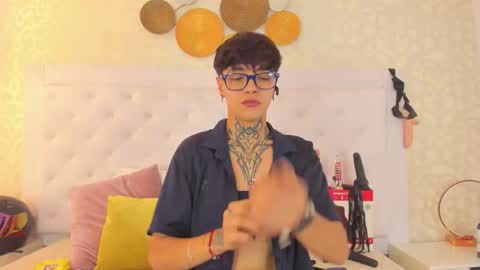 Anny online show from October 19, 2025, 7:36 pm