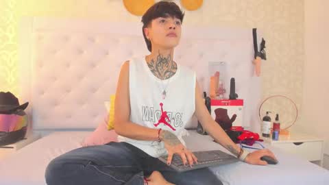 Anny online show from October 20, 2025, 7:47 pm