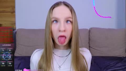 b4by_emilia online show from November 20, 2025, 1:22 pm