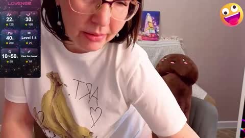 Snapshot of b_bonya_m chatting on October 12, 2025, 5:06 am Bonya online show from October 12, 2025, 5:06 am