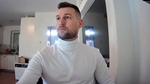 Snapshot of b_marco_ chatting on February 21, 2025, 11:55 am b_marco_ online show from February 21, 2025, 11:55 am
